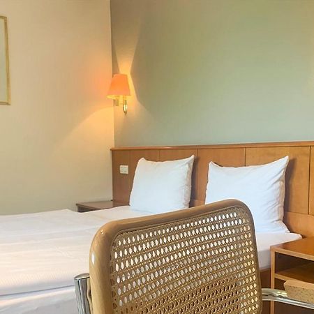 Der Gruene Baum Hotell Sinsheim Eksteriør bilde